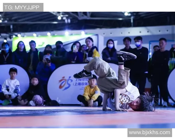 武汉城市马拉松街舞队灵活性表现精彩点评与赛事回顾