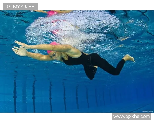 蛙泳带来的全身锻炼与健康益处：塑形、减压、提高心肺功能的完美选择